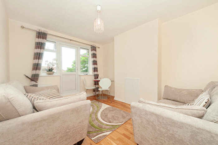 2 Bedroom Apartment To Rent In Wilton Road, Muswell Hill, - No Administration Fees, N10