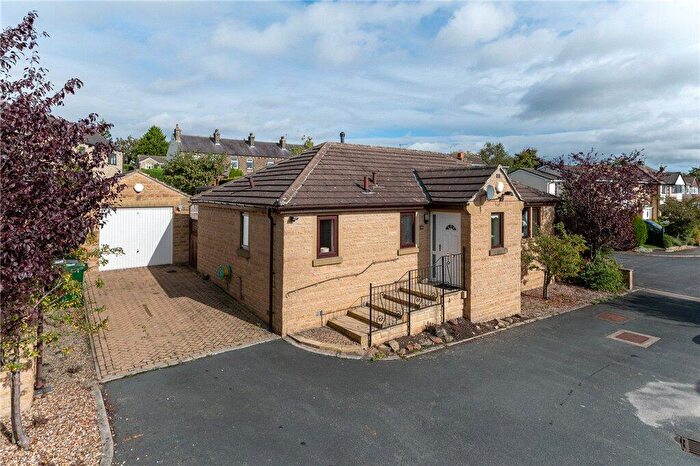 3 Bedroom Bungalow For Sale In Sherwood Close, Eldwick, Bingley, West Yorkshire, BD16