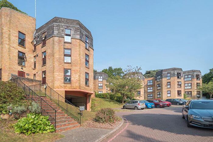 2 Bedroom Flat To Rent In Charterhouse Road, Godalming, GU7