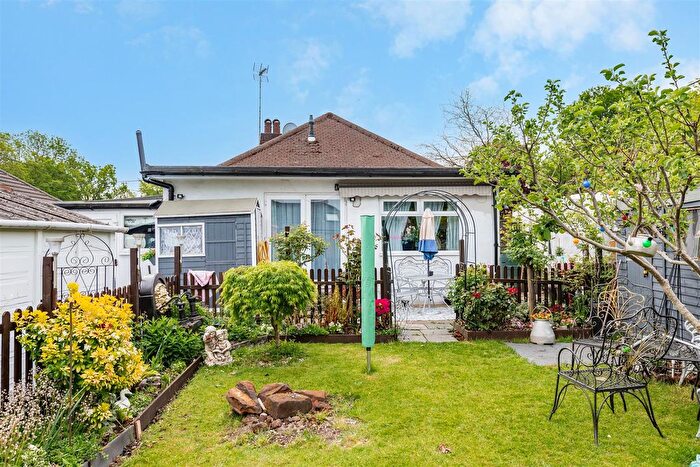 2 Bedroom Detached Bungalow For Sale In Bennetts Avenue, West Kingsdown, TN15