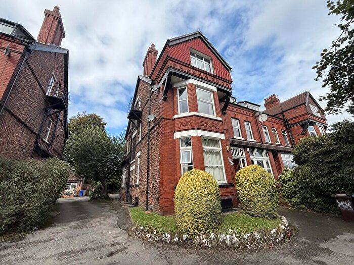 3 Bedroom Apartment To Rent In Alexander Road South, Whalley Range, M16