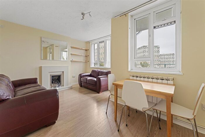 2 Bedroom Flat For Sale In Sidney House, Old Ford Road, London, E2