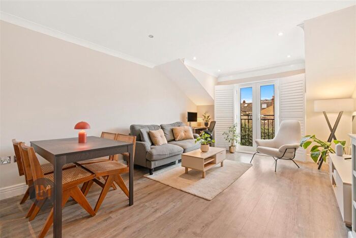 1 Bedroom Flat For Sale In Wells Place, London, SW18