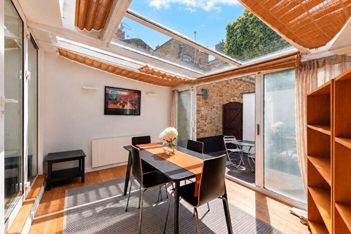 1 Bedroom Flat For Sale In Ranelagh House, - Elystan Place, London, SW3