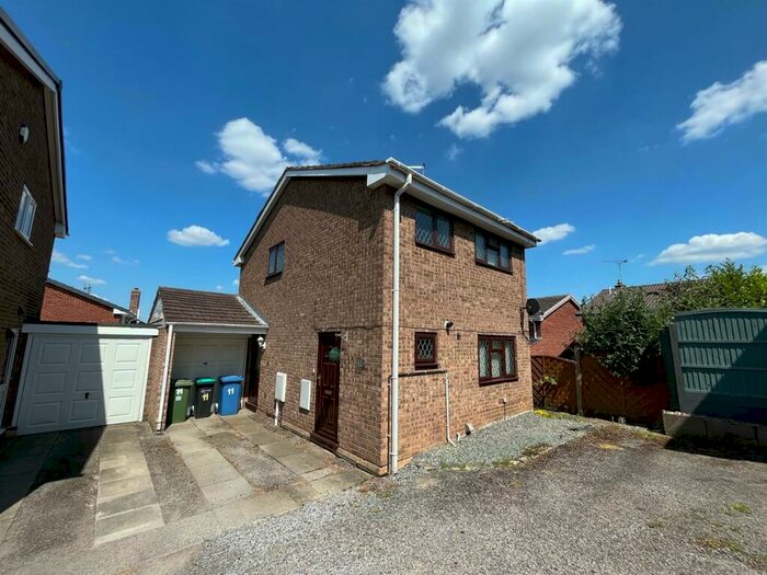 3 Bedroom Link Detached House To Rent In Snaefell Avenue, Forest Town, Mansfield, NG19