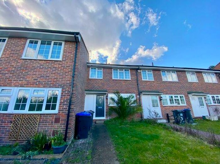 3 Bedroom Terraced House To Rent In Midhope Gardens, Woking, GU22