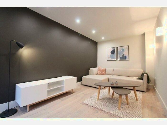 2 Bedroom Town House To Rent In Ellesmere Street, Manchester, M15