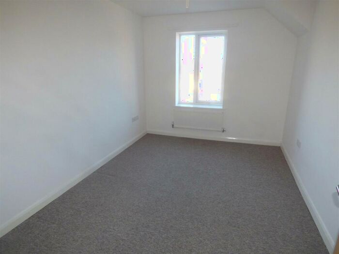 2 Bedroom Apartment To Rent In Alexander Court, Beaconsfield Road, Littlehampton, BN17
