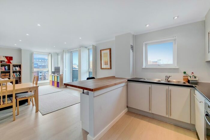 2 Bedroom Flat To Rent In High Holborn, London, WC1V