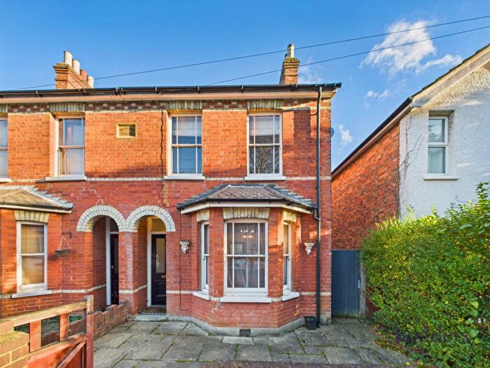 3 Bedroom Semi-Detached House To Rent In Chertsey, Surrey, KT16