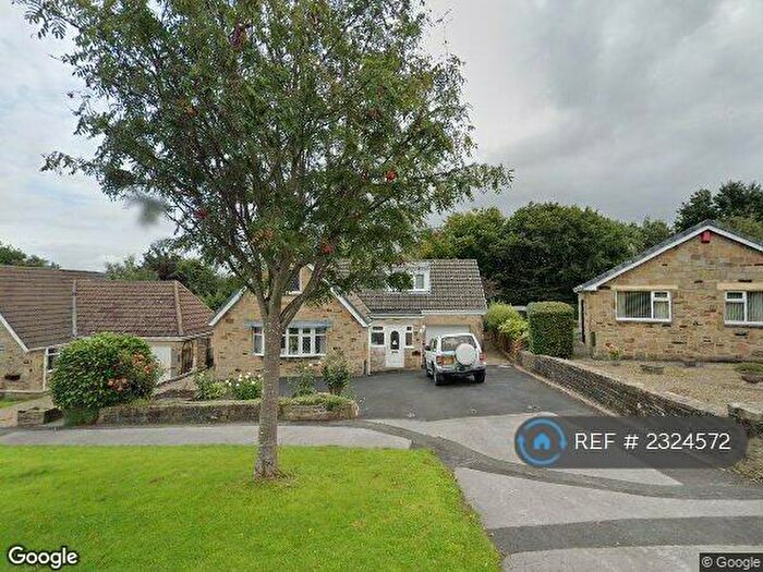 4 Bedroom Bungalow To Rent In Netherwood Close, Huddersfield, HD2
