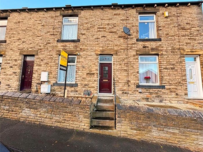 3 Bedroom Terraced House For Sale In Huddersfield Road, Skelmanthorpe, HD8