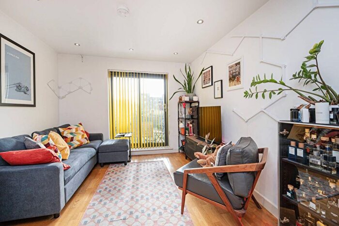 1 Bedroom Flat For Sale In Hackney Central, Hackney, London, E9