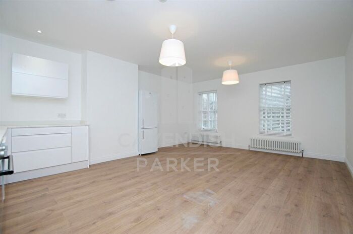 2 Bedroom Flat To Rent In Phoenix Road, King's Cross, London, NW1