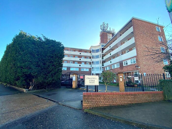 2 Bedroom Flat For Sale In London Road, Westcliff-on-sea, SS0