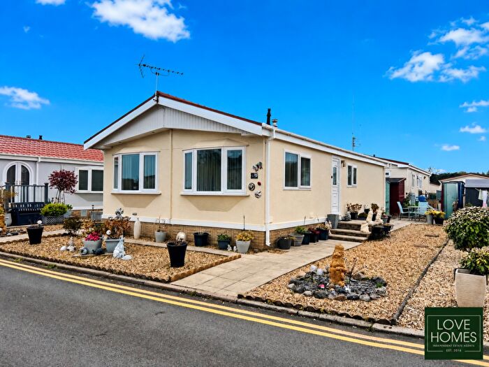 2 Bedroom Park Home For Sale In Jensen Drive, Carr Bridge Residential Park, Blackpool, Lancashire, FY4