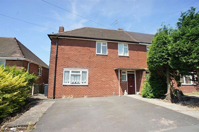 3 Bedroom Semi Detached House To Rent In Knowle Road, Rowley Regis, B65