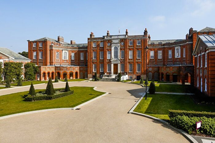 3 Bedroom Flat To Rent In Vitali Close, London, SW15