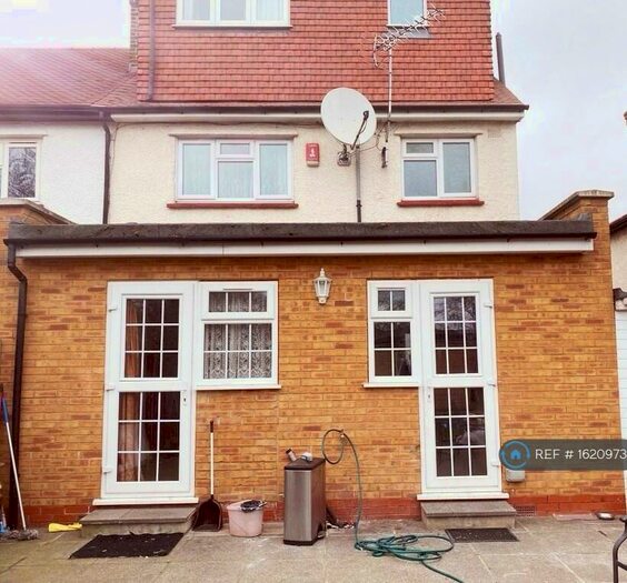 5 Bedroom Semi-Detached House To Rent In White Hart Lane, London, N22