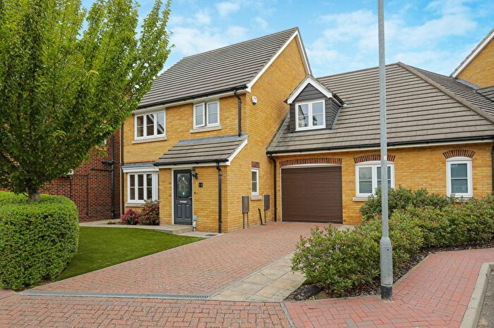 4 Bedroom Detached House For Sale In Kennard Way, Ashford, Kent, TN24