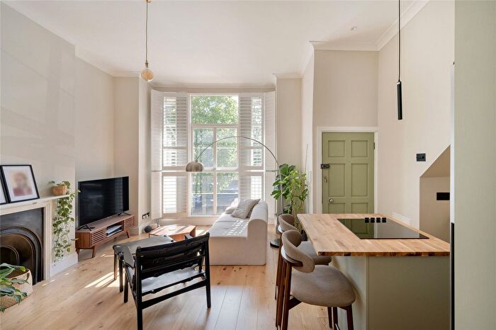 2 Bedroom Flat For Sale In Argyle Road, London, W13