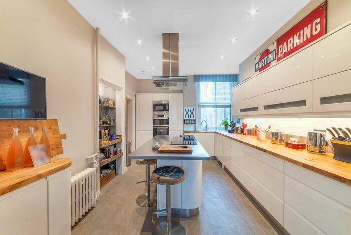 5 Bedroom Flat To Rent In West End Lane, West Hampstead, London, NW6