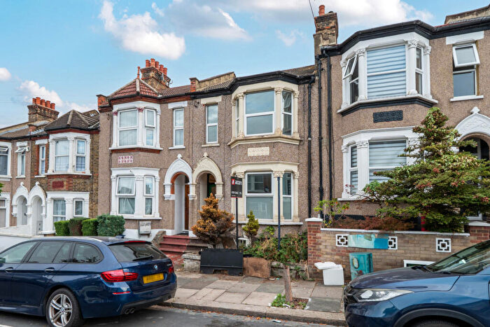 3 Bedroom Terraced House For Sale In Bostall Lane, London, SE2