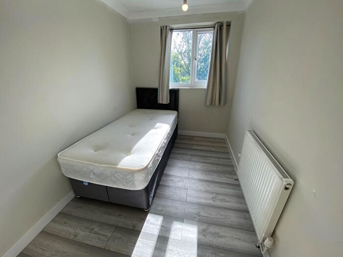 1 Bedroom Flat To Rent In Coventry Close, SG1