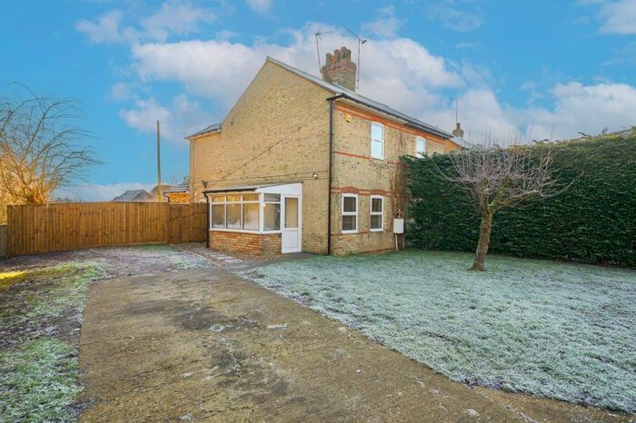 2 Bedroom Property To Rent In Church Road, Slapton, Leighton Buzzard, LU7