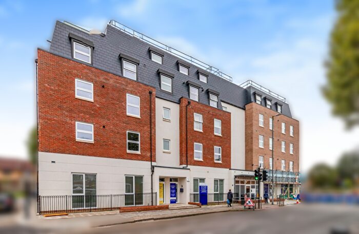 2 Bedroom Flat To Rent In Burlington Road, New Malden, KT3