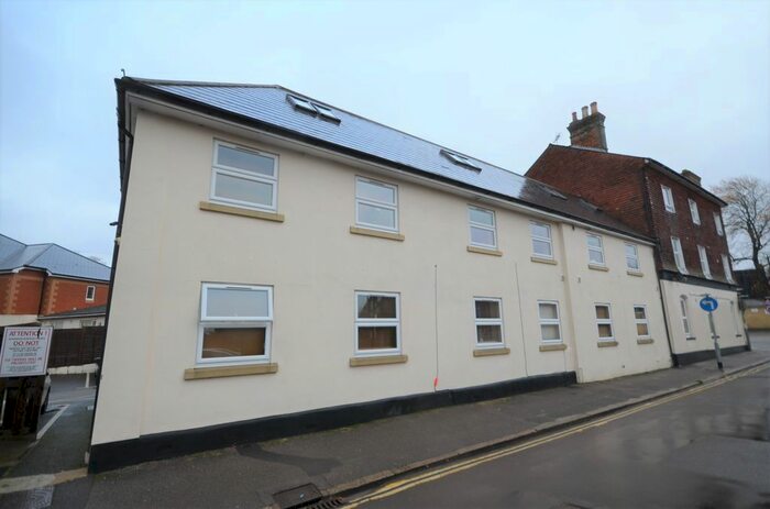 1 Bedroom Flat To Rent In Victoria Road, Aldershot, Hampshire, GU11