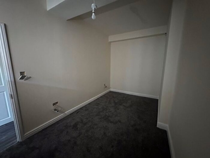 1 Bedroom Flat To Rent In Horns Road, Ilford, IG2