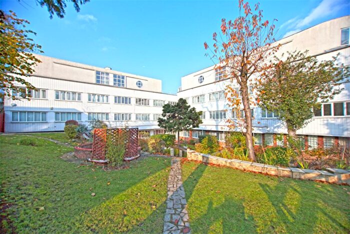 2 Bedroom Apartment For Sale In Highfield Court, Highfield Road, Golders Green, NW11