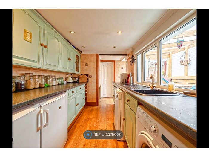 2 Bedroom End Of Terrace House To Rent In Nelson Road, Twickenham, TW2