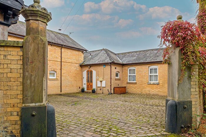 3 Bedroom Mews For Sale In Weaste Lane, Thelwall, WA4