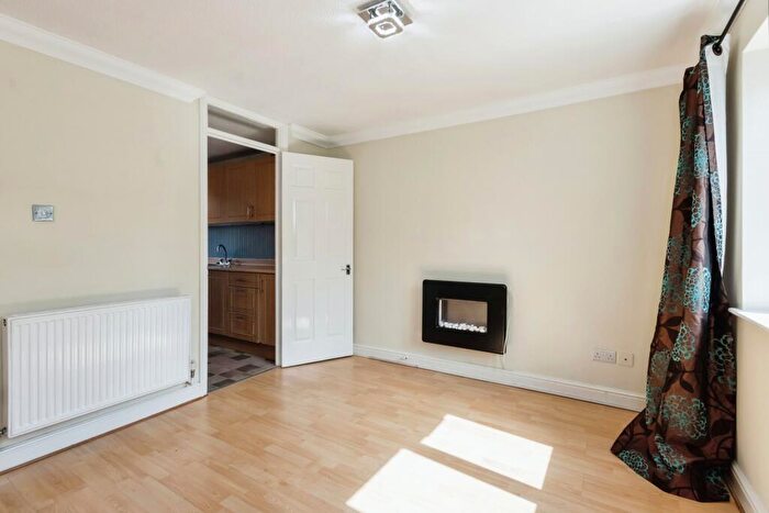 1 Bedroom End Of Terrace House For Sale In Kensington Gardens, Carlton, Nottingham, Nottinghamshire, NG4