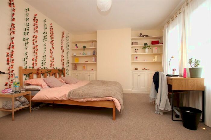 4 Bedroom Terraced House To Rent In West Avenue, Bath, BA2