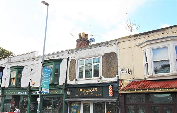 2 Bedroom Flat To Rent In Theatre Mews, Napier Road, Southsea, Hants, PO5