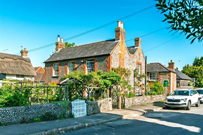 3 Bedroom Detached House For Sale In Ferring Street, Ferring, Worthing, West Sussex, BN12