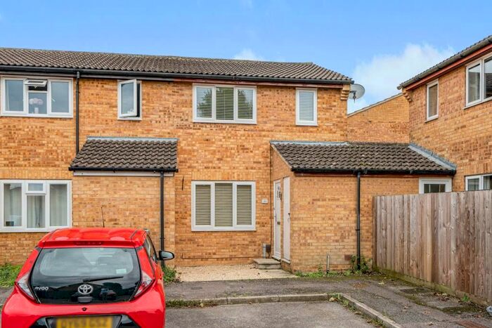 2 Bedroom End Of Terrace House To Rent In Wensum Crescent, Bicester, OX26