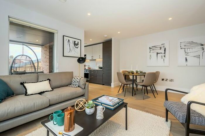 2 Bedroom Flat To Rent In White Bear Lane, Hounslow TW3