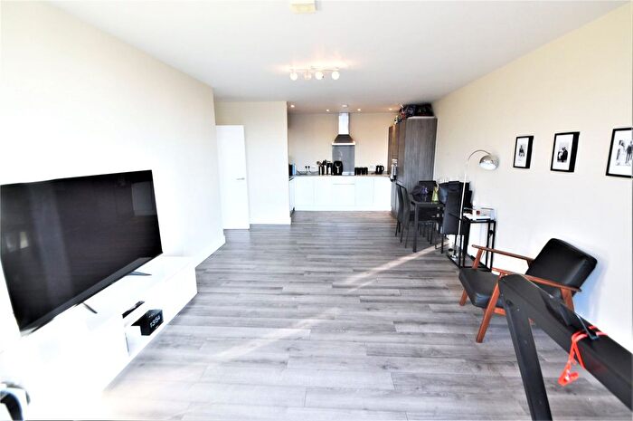 2 Bedroom Flat To Rent In Jessop Lodge, Tamworth Road, Croydon, Surrey, CR0