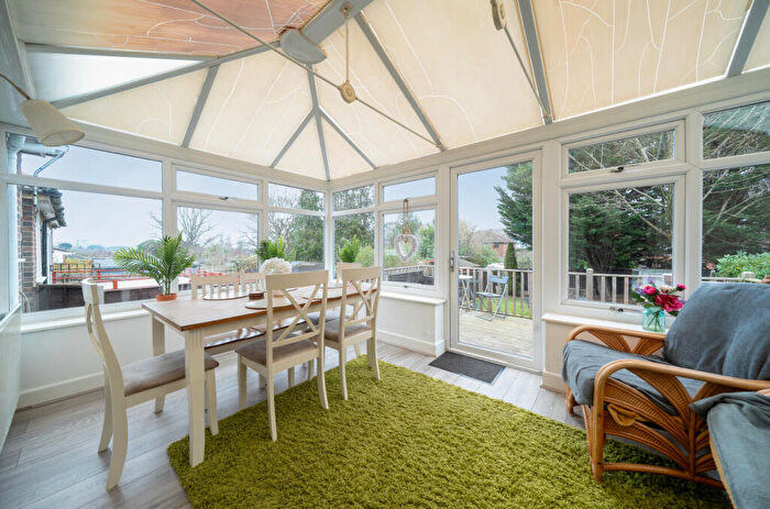 3 Bedroom Bungalow For Sale In Copsewood Road, Bitterne Park, Southampton, Hampshire, SO18