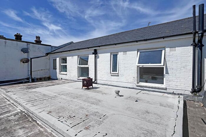3 Bedroom Flat For Sale In Terminus Road, Eastbourne, BN21