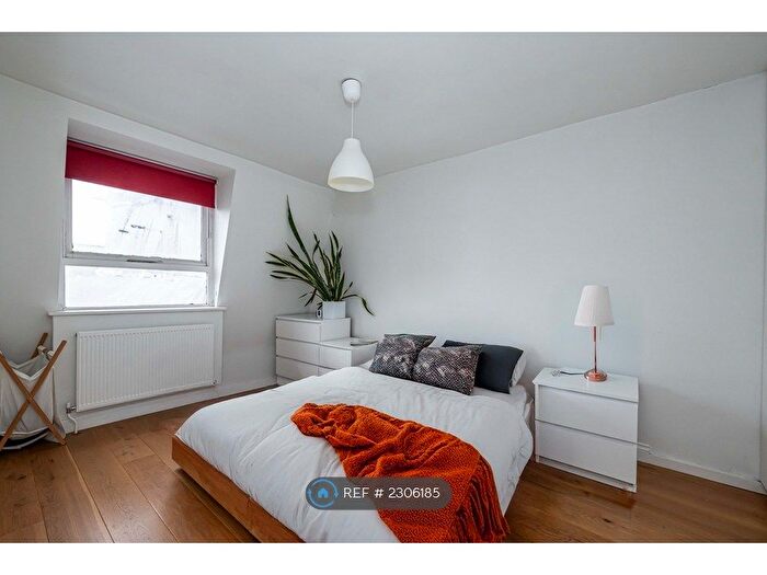 3 Bedroom Flat To Rent In Pattison House, London, SE1