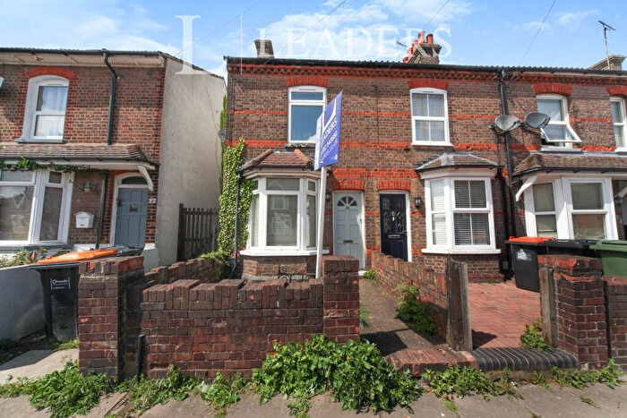 3 Bedroom Semi-Detached House To Rent In Chiltern Road Dunstable -, LU6