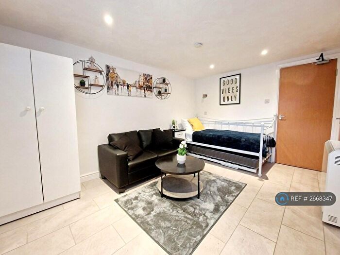 Studio To Rent In Birch Polygon, Manchester, M14