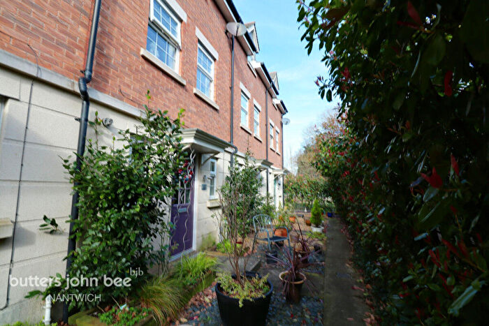 3 Bedroom Town House For Sale In Smithers Close, Nantwich, CW5
