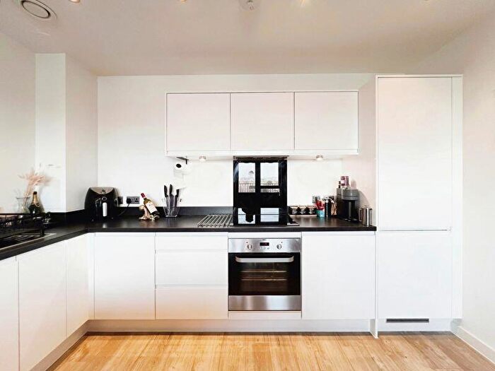 2 Bedroom Flat For Sale In Westmoreland Road, London, NW9