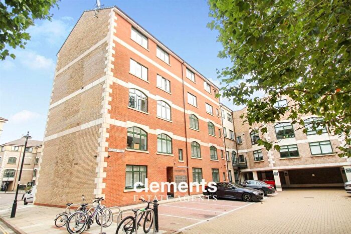1 Bedroom Apartment To Rent In Corner Hall, Hemel Hempstead, HP3